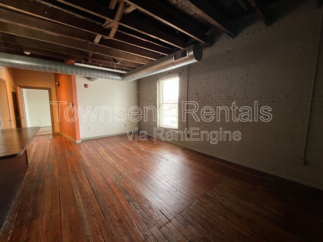Building Photo - 159 Maxwell St