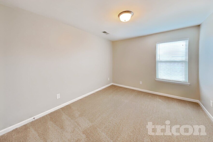 Building Photo - 2153 Cason Ln