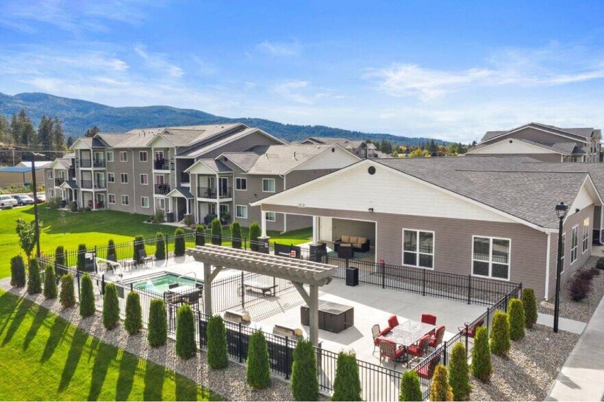 Building Photo - Woodland Meadows