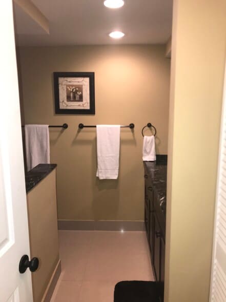2nd bathroom - 123 Deer Creek Blvd