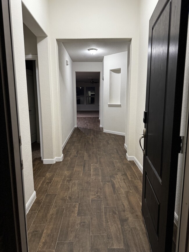 Building Photo - 9228 Pepper Grass Dr