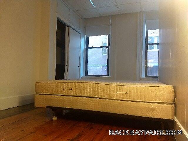 Building Photo - 272 Newbury St