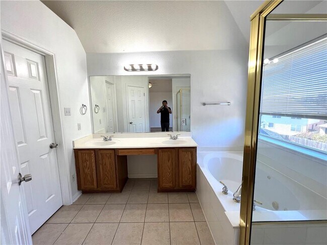 Building Photo - 3102 Dawn Mesa Ct