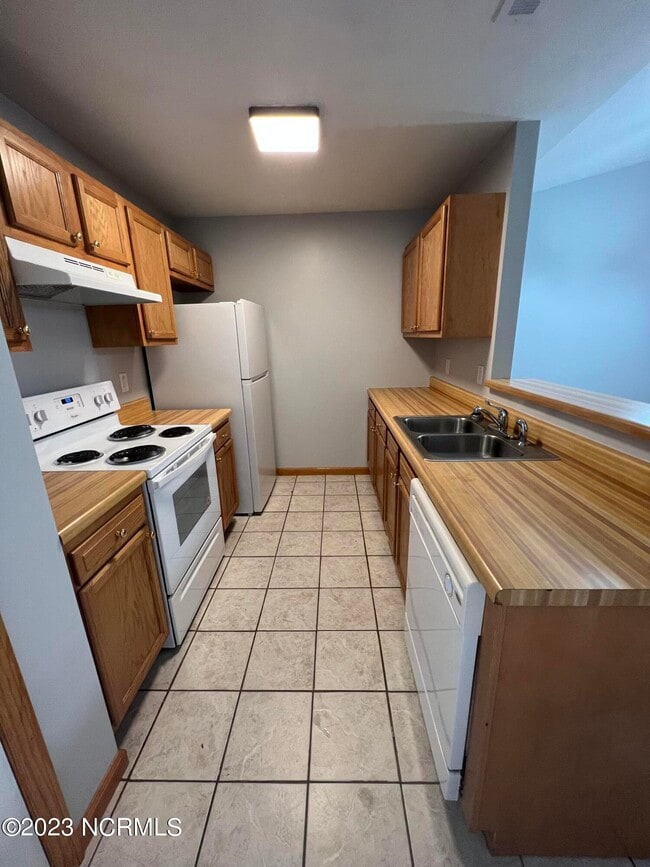 Building Photo - 119 Arabian Ln