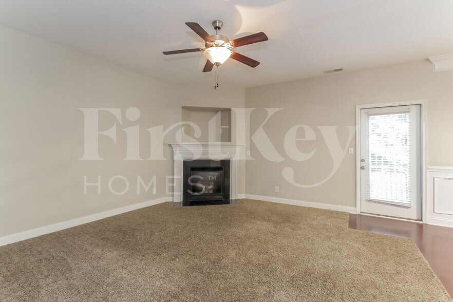 Building Photo - 7225 Caley St