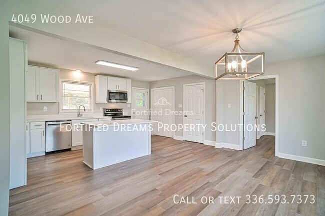 Building Photo - 4049 Wood Ave