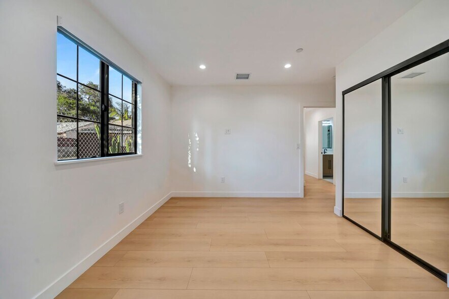 Building Photo - 15741 Valerio St