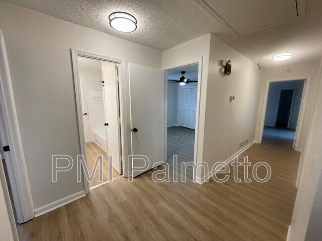 Building Photo - 300 Quincannon Rd