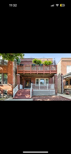 Building Photo - 1616 W Roscoe St