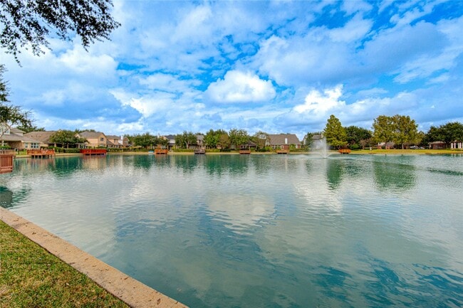 Building Photo - 5802 Horseshoe Falls