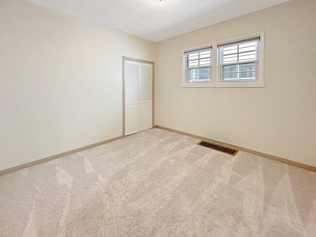Building Photo - $0 DEPOSIT OPTION. CHARMING 3 BEDROOM WITH FENCED IN YARD AND DETACHED GARAGE IN DENVER'S BERKELE...