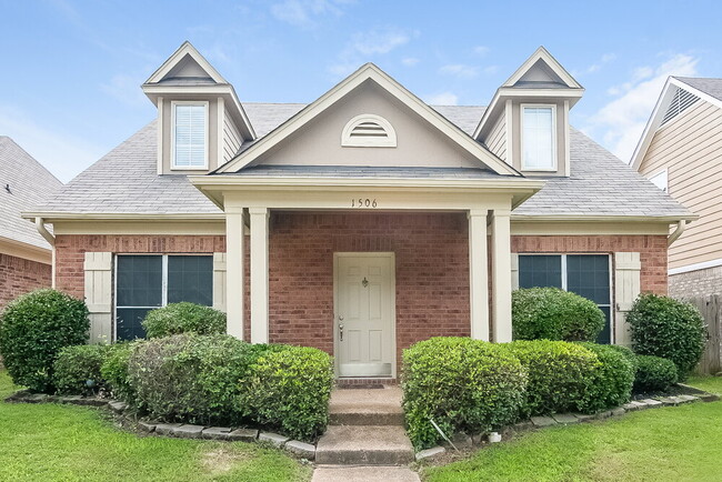 Building Photo - 1506 Lawson Dr