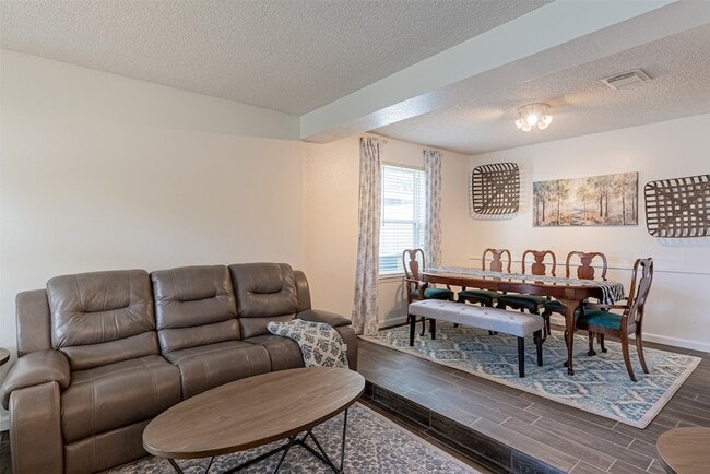 Building Photo - 12123 Monticeto Ln