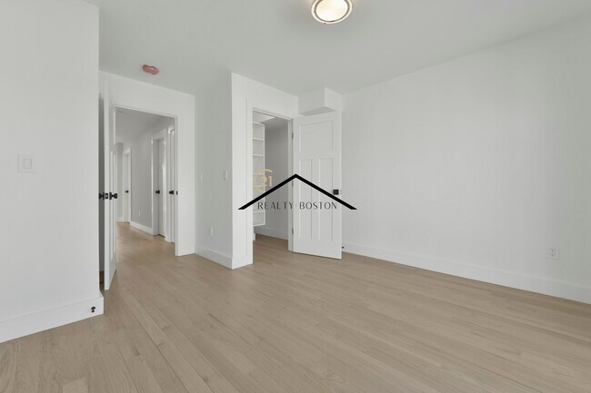 Building Photo - 280-282 Sumner Unit 3