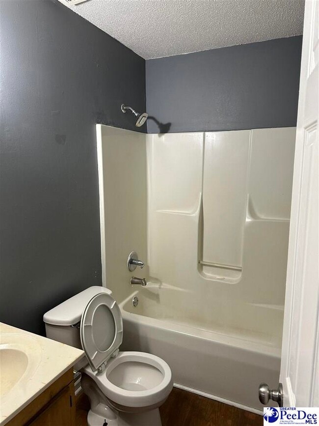 Building Photo - 1013 E National Cemetery Rd