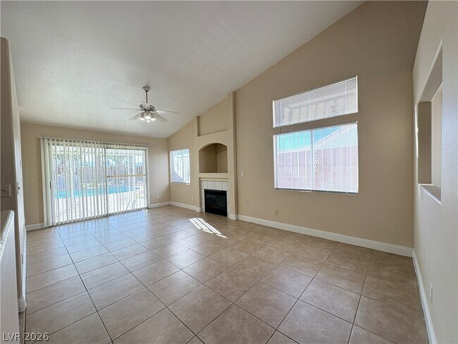 Building Photo - 1613 Crystal Chimes Dr