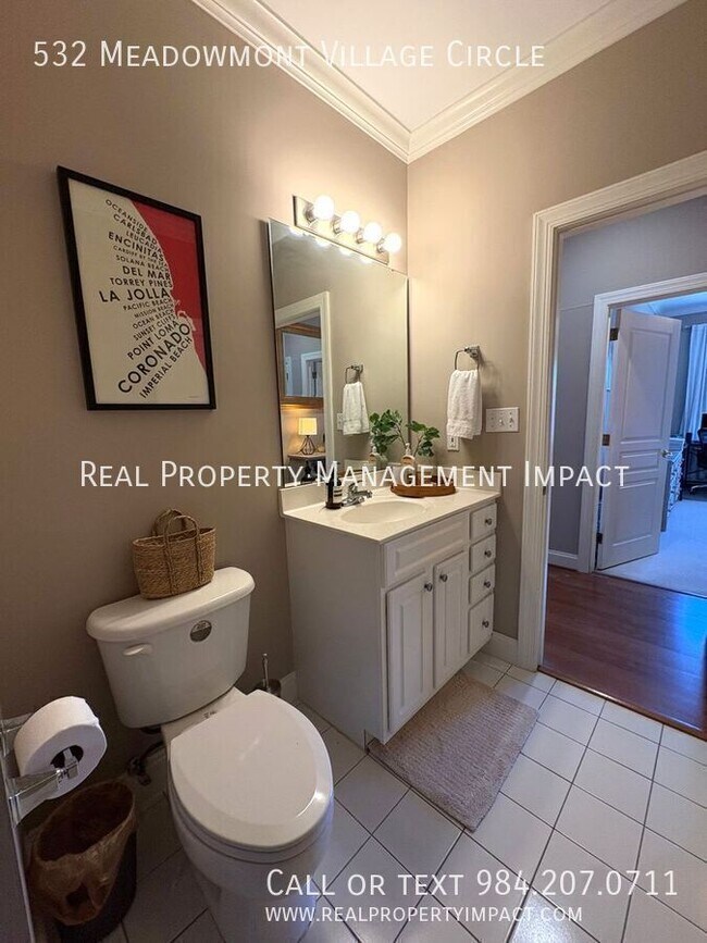 Building Photo - 532 Meadowmont Village Cir