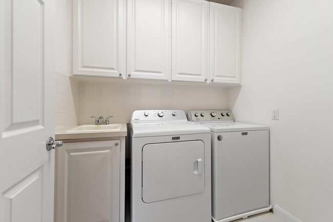 Building Photo - 4526 Illicium Dr