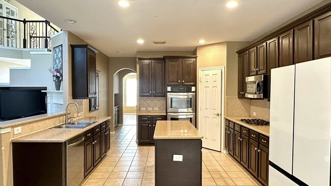 Building Photo - 158 Prairie Dawn Cir