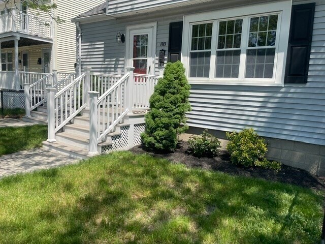 Building Photo - 88 Lawn Ave