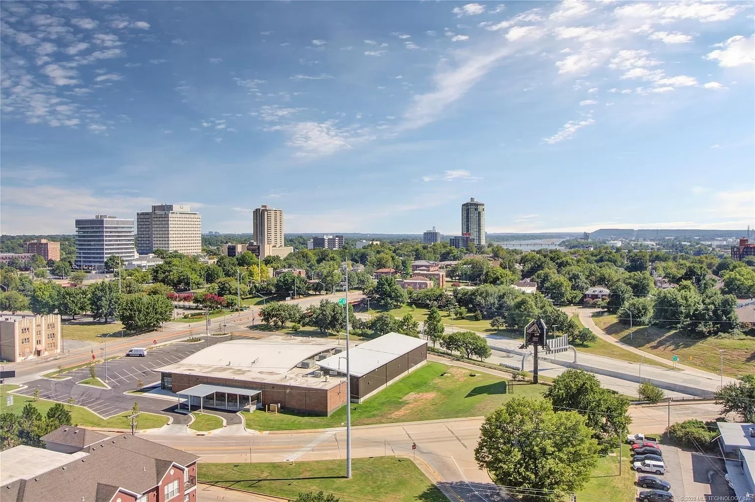 Building Photo - 410 W 7th St #1521