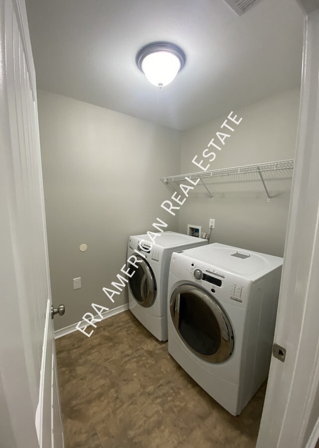 Building Photo - 2024 Bright Water Dr