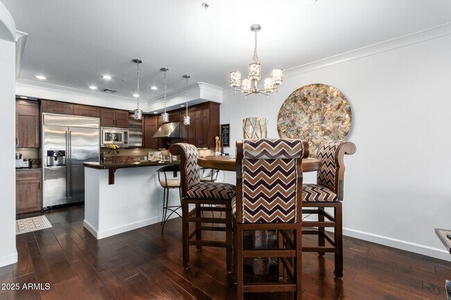 Building Photo - 4909 N Woodmere Fairway