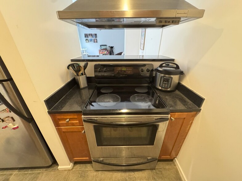 kitchen - 1211 Light St