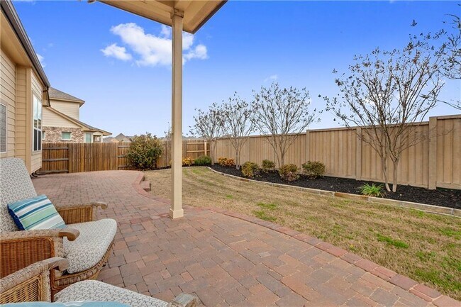 Building Photo - 2928 Angelina Dr