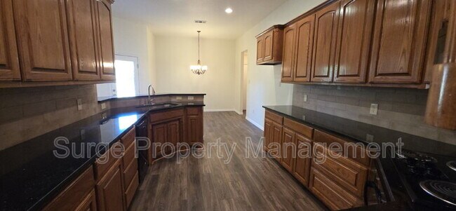 Building Photo - 629 Dorchester Dr