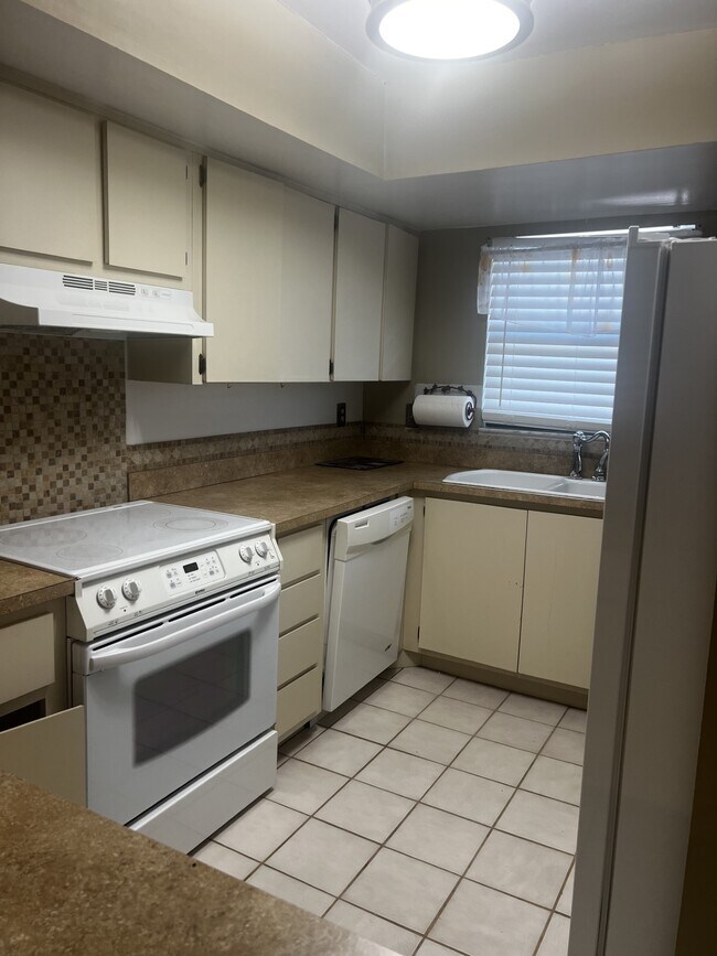 Building Photo - 1754 Cape Coral Pkwy E