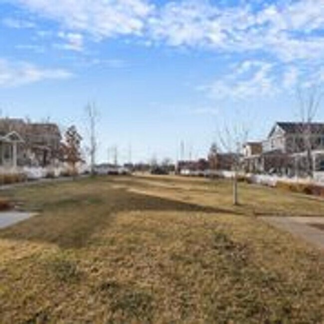 Building Photo - Central Park HOUSE for rent! 2 BLOCKS TO STANLEY MARKETPLACE