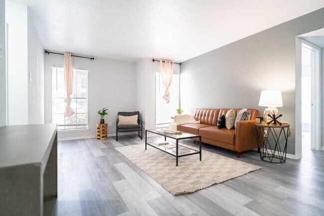 Building Photo - The Barstow