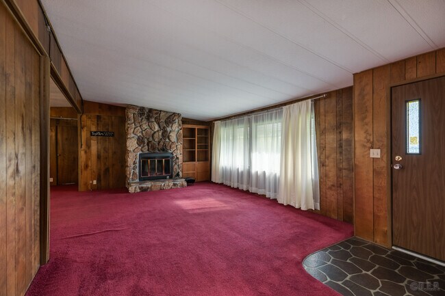 Building Photo - 58711 Louie Ct