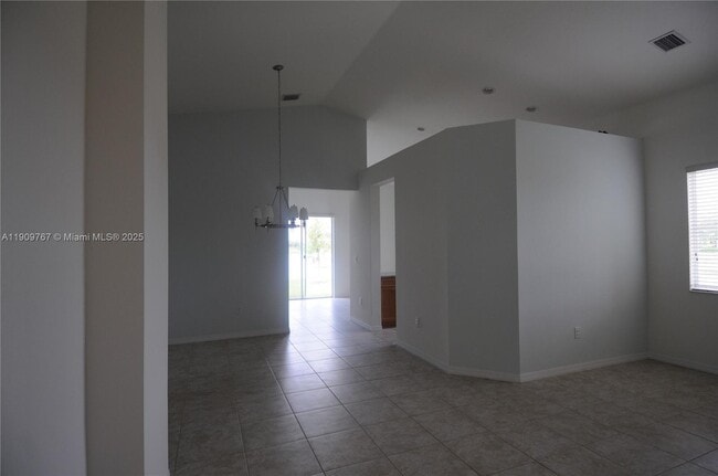 Building Photo - 2173 SE 2nd St