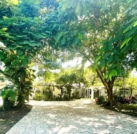 Building Photo - 500 NE 27th Dr