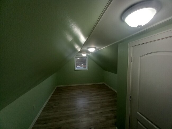 Building Photo - 24833 Bennett St