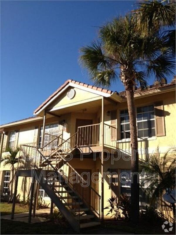 Building Photo - 3651 N Goldenrod Rd