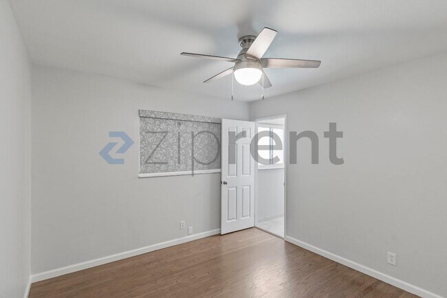 Building Photo - 6258 Castillon Dr