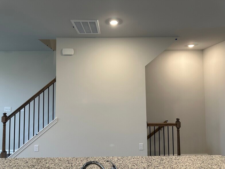 Building Photo - 2517 Kasota Ln