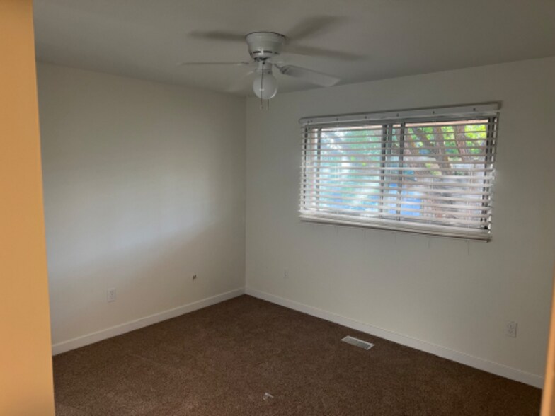 Building Photo - 111 Center St