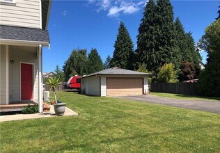 Building Photo - Private Detached 1-Bedroom Home – Modern Updates in Prime University Place Location