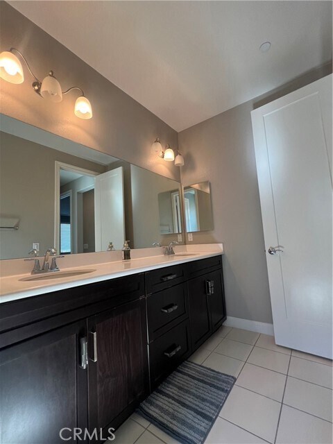 Building Photo - 9735 La Vine Ct