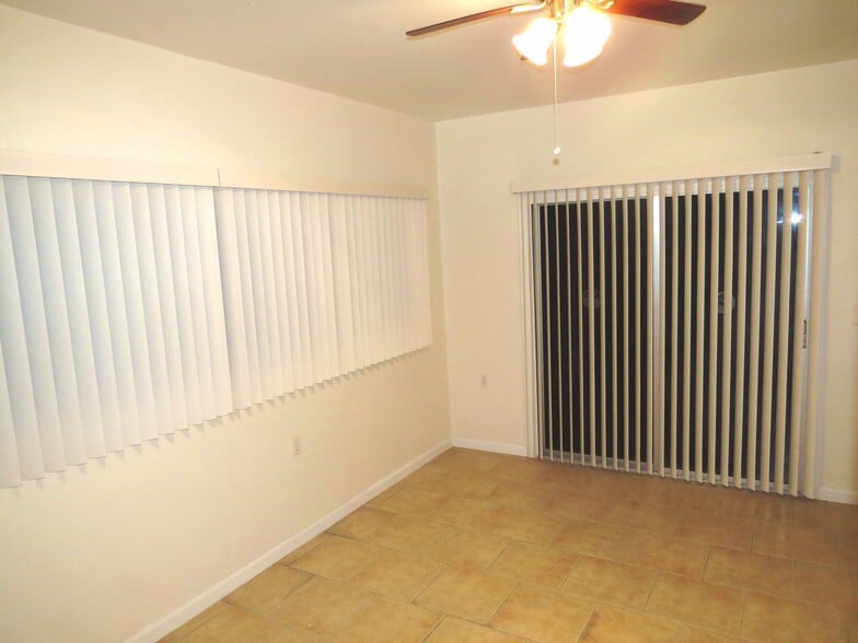 Building Photo - 15-1414 24th Ave