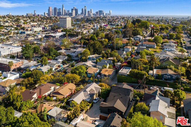 Building Photo - 2217 Scott Ave