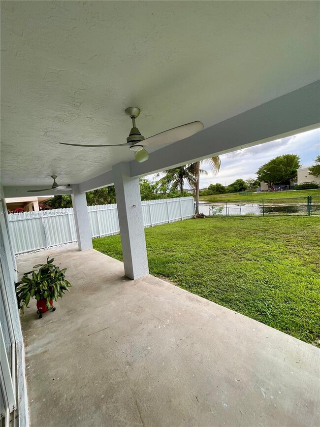 Building Photo - 4101 SW 148th Pl