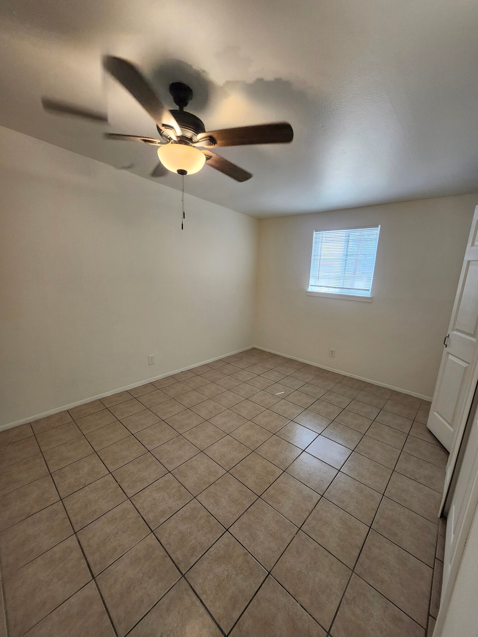 Building Photo - 1617 Stull Dr