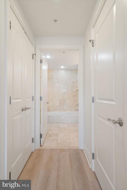 Building Photo - 8220 Crestwood Heights Dr