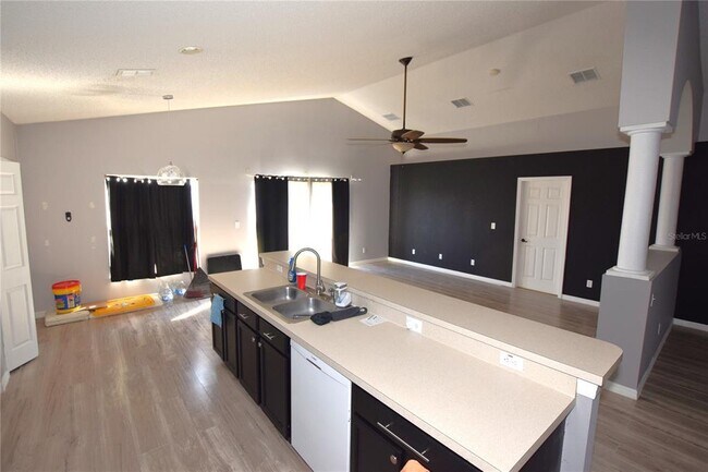 Building Photo - 500 Lake Charles Dr