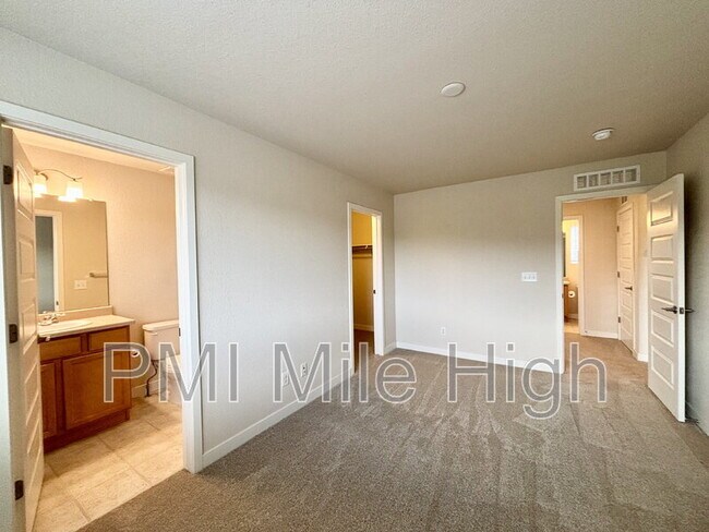 Building Photo - 11220 Uptown Ave